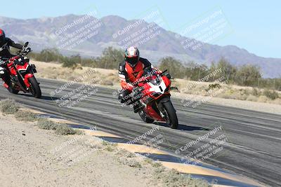 media/Dec-04-2025-Racers Edge (Thu) [[5ebc9f124d]]/3-B Group/3-Session 2 (Turn 7 Inside)/